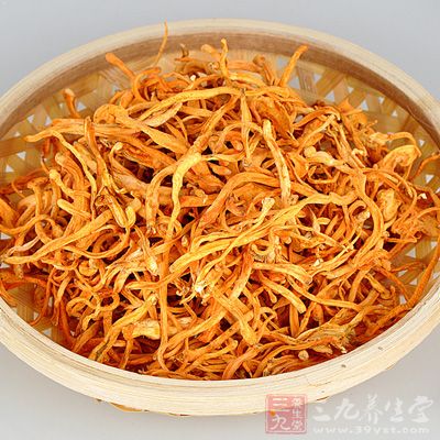 蟲草花保存時一定要保持干燥，以免受潮發霉