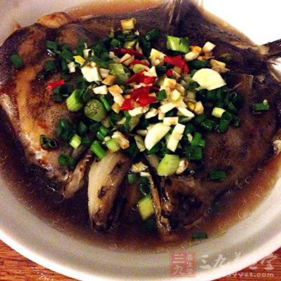 蔥蒸鴉片魚頭 蔥蒸鴉片魚頭