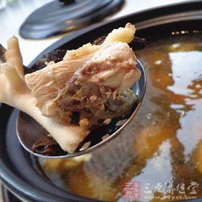 山藥片熟後加鹽調味盛出