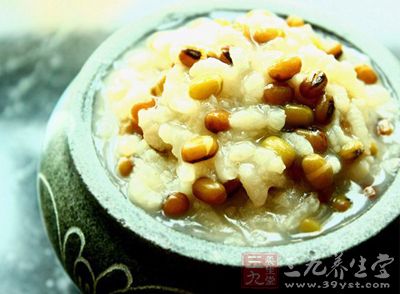 綠豆小米粥，是人們最熟悉也是喜歡的營養粥之一