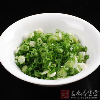 重新撒上蔥花 重新撒上蔥花