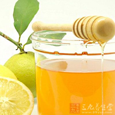 喝蜂蜜檸檬水可大大增加人體減肥的機會