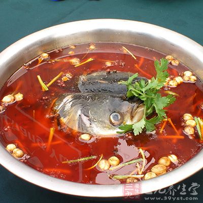 魚頭火鍋源於著名川菜砂鍋魚頭,由此發展而來,在川西地區流傳較廣 魚頭火鍋源於著名川菜砂鍋魚頭,由此發展而來,在川西地區流傳較廣