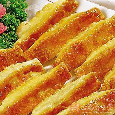皮面筋軟，底面酥脆，餡心鮮香，味美適口