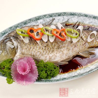 翻炒一下,淋在蒸好的魚上 翻炒一下,淋在蒸好的魚上