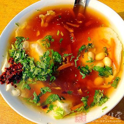 將制作好的豆腐腦盛入碗中 將制作好的豆腐腦盛入碗中