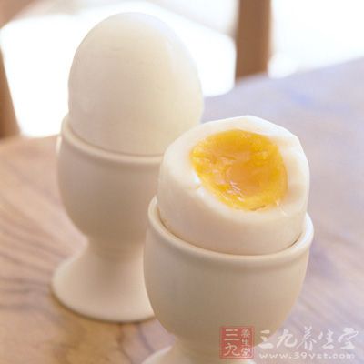 煮軟蛋，水開後煮3分鐘即可