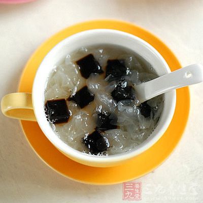 瘦身美顏的酸奶仙草凍 瘦身美顏的酸奶仙草凍