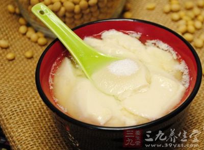 兩小塊豆腐,就可以滿足一個人一天鈣的需要量 兩小塊豆腐,就可以滿足一個人一天鈣的需要量