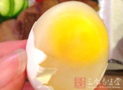 鴿子蛋是為鸠鴿科動物原鴿或家鴿等的卵，營養豐富，藥用價值高