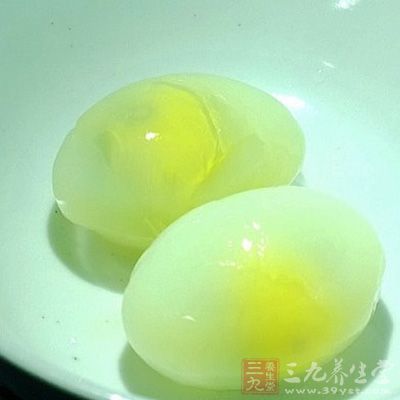晶瑩剔透的鴿子蛋