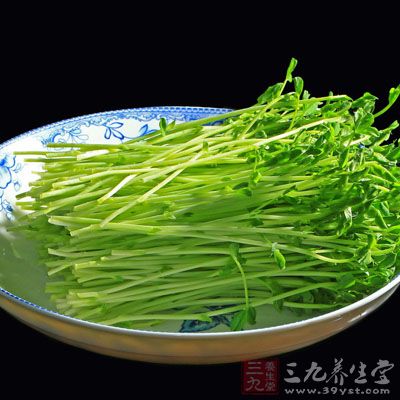 沸後倒入之前的豌豆苗碗裡 沸後倒入之前的豌豆苗碗裡