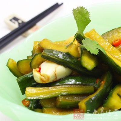 特點：腌好的黃瓜酸中帶甜，辣味適中，冰爽可口，開胃消食