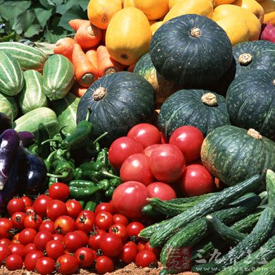 依據飲食計劃適量攝取蔬菜類 依據飲食計劃適量攝取蔬菜類