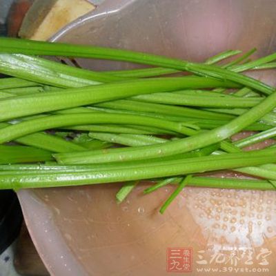 芹菜摘去葉子