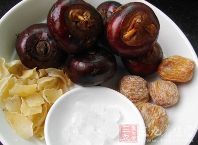 荸荠莖30g~60g，煎湯代茶飲