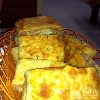 平底鍋燒熱, 倒入少許油轉開再燒熱後 平底鍋燒熱, 倒入少許油轉開再燒熱後