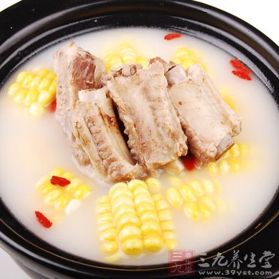 焯水後洗淨，加入水，加入兩滴醋
