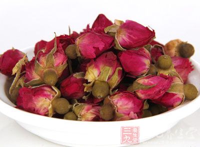 輔料：玫瑰花適量，蓮子20顆