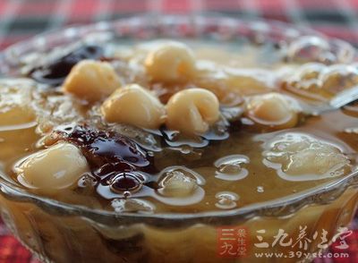 紅棗蓮子銀耳湯的做法