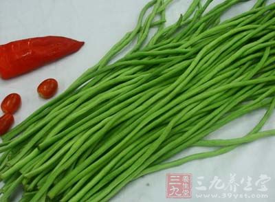 先將豇豆去根洗淨