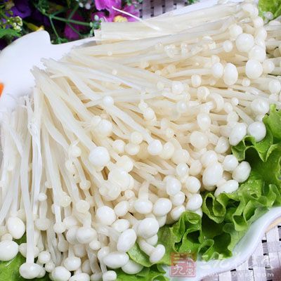 金針菇能有效地增強機體的生物活性,促進體內新陳代謝,有利於食物中各種營養素的吸收和利用 金針菇能有效地增強機體的生物活性,促進體內新陳代謝,有利於食物中各種營養素的吸收和利用