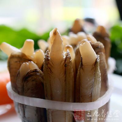 蛏子富含碘和硒，它是甲狀腺功能亢進病人、孕婦、老年人良好的保健食品