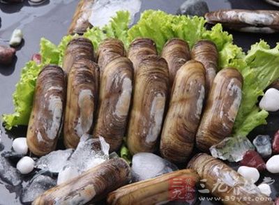 蛏子是我們餐桌上非常常見的海鮮了