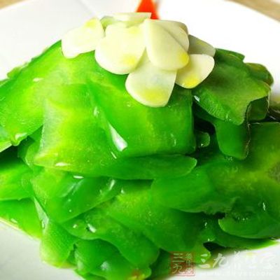 苦瓜一根，蒜3瓣，豆豉10粒，糖，鹽