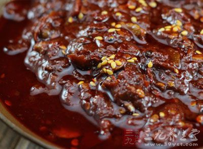 輔料:紅油辣椒,花椒粒,大蔥 輔料:紅油辣椒,花椒粒,大蔥