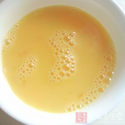 再重復一次,蛋液用完。整理形狀,稍微放涼後切塊 再重復一次,蛋液用完。整理形狀,稍微放涼後切塊