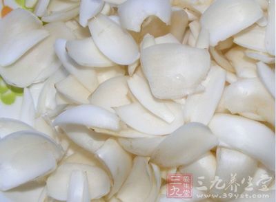做法：一個鮮百合剝片