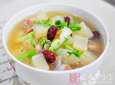 白蘿卜排骨湯的制作方法