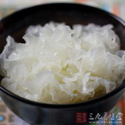 銀耳:潤肺、輔助降血脂、輔助降血壓 銀耳:潤肺、輔助降血脂、輔助降血壓