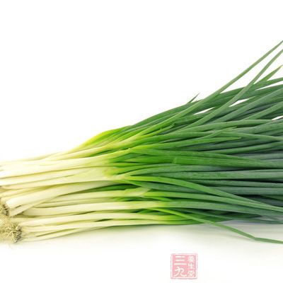 蔥中含有的烯丙基硫醚由於是屬於揮發性，因此泡在水裡或煮得過久，都會使其效果喪失