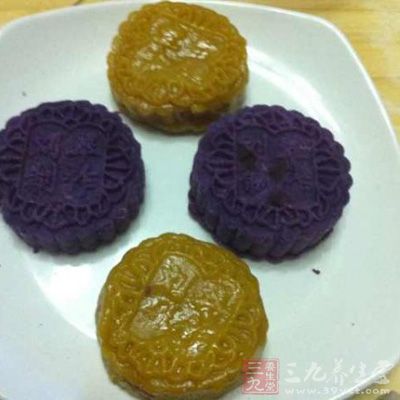 放高壓鍋中壓熟,壓成泥,放白糖,用炒鍋炒至軟硬適中即可 放高壓鍋中壓熟,壓成泥,放白糖,用炒鍋炒至軟硬適中即可