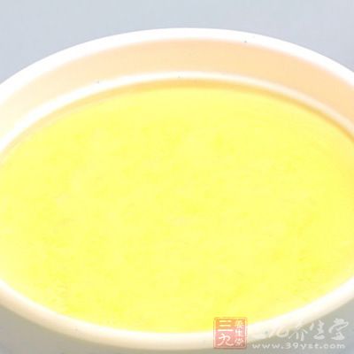 蒸好的雞蛋羹非常光滑