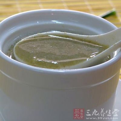 待過濾出細膩的豆沙後，將煮有蓮子高壓鍋打開