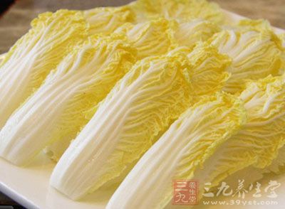 材料:娃娃菜3棵、大蒜10粒左右、高湯4大匙(沒有的話用高湯精之類兌水代替,要不濃湯寶也成)、鹽、油 材料:娃娃菜3棵、大蒜10粒左右、高湯4大匙(沒有的話用高湯精之類兌水代替,要不濃湯寶也成)、鹽、油