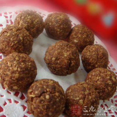 捏好全部的小球以後,放進預熱好350F的烤箱中,20分鐘左右 捏好全部的小球以後,放進預熱好350F的烤箱中,20分鐘左右