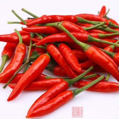 輔料:小紅辣椒2只,豆豉5克,蔥適量,姜少許,鹽少許,料酒少許,生抽適量 輔料:小紅辣椒2只,豆豉5克,蔥適量,姜少許,鹽少許,料酒少許,生抽適量