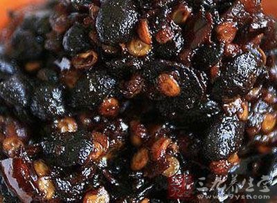 主料:鯉魚(600克),豆豉(30克) 主料:鯉魚(600克),豆豉(30克)