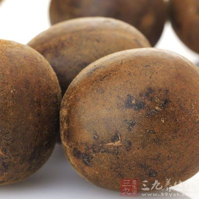 如羅漢果已發霉可放在鍋裡干炒幾分鐘,就能復原。但必須照上述方法收藏,才不致再發霉 如羅漢果已發霉可放在鍋裡干炒幾分鐘,就能復原。但必須照上述方法收藏,才不致再發霉
