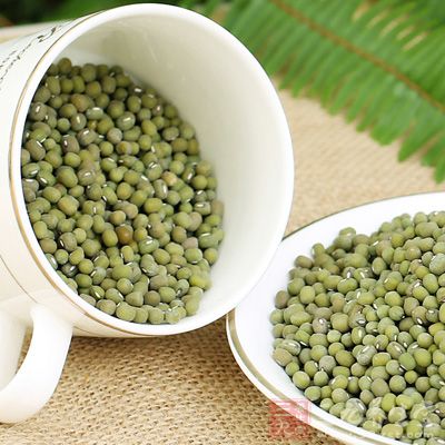 綠豆性涼味甘，有清熱解毒、止渴消暑、利尿潤膚的功效