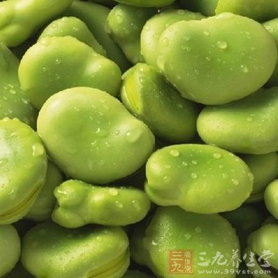 材料：新鮮的蠶豆250克