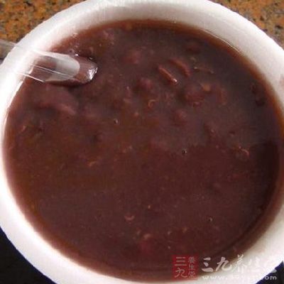 最後轉用大火煲是為了紅豆能煲散成沙