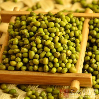 綠豆可能對治療動脈粥樣硬化,減少血液中的膽固醇及保肝等均有明顯作用 綠豆可能對治療動脈粥樣硬化,減少血液中的膽固醇及保肝等均有明顯作用