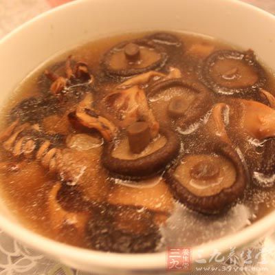 香菇黑耳墨魚湯