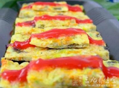 南瓜花除去花蕊洗淨切成碎末