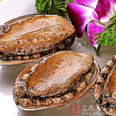 鮑魚有調經、潤燥利腸之效，可治月經不調、大便秘結等疾患